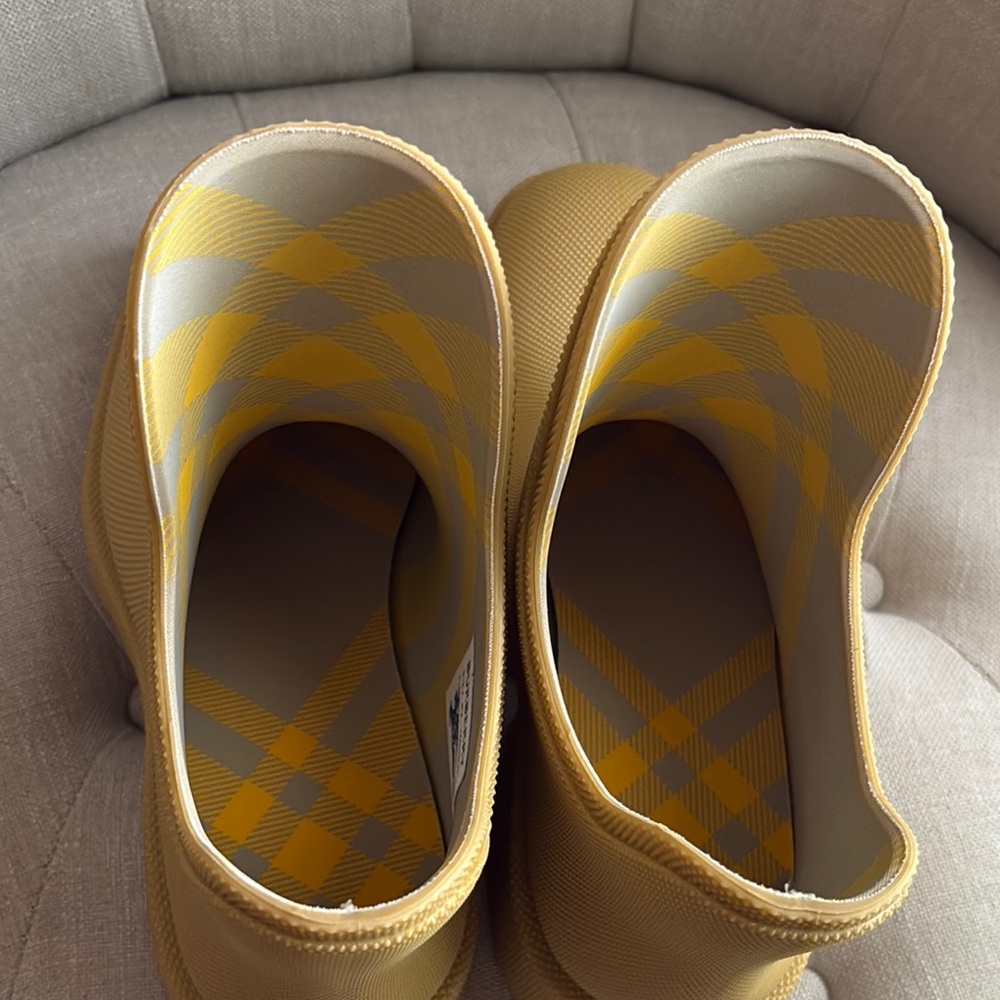 Authentic Burberry Textured Ankle Boots - Picture 10 of 11
